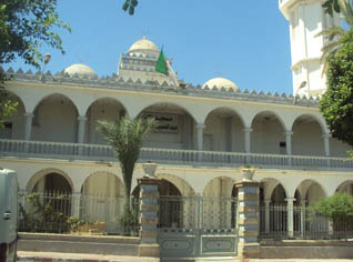 Escroquerie à la mosquée de Guelma: le muezzin, le gardien et un bénévole accusés de détournement de fonds