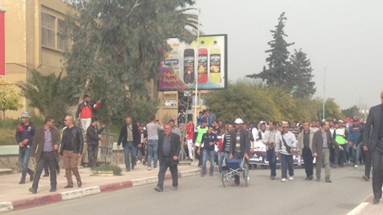 الأساتذة المتعاقدون يصرون على الوصول إلى العاصمة