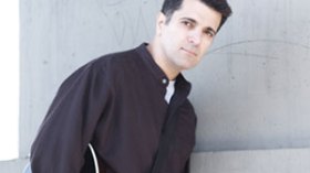 مايكل هارت.. أول أمريكي يغني من أجل غزة وصمودها