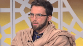 إمام جزائري فرنسي الجنسية يعترف بمثليته