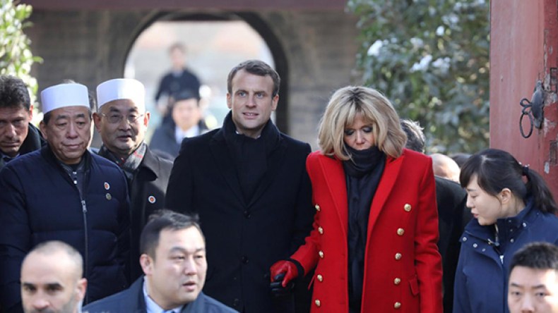 لفتة غير معهودة من ماكرون لاستمالة الرئيس الصيني