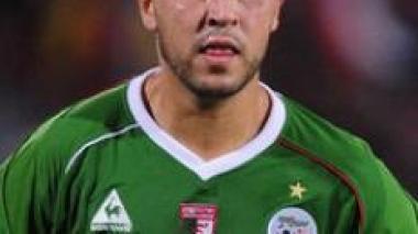 CAF : Â« Magic Â» Bougherra is Algerian player of the Year 2009