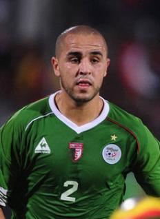 CAF : Â« Magic Â» Bougherra is Algerian player of the Year 2009
