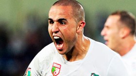 Algeria's Madjid Bougherra ready to tackle England