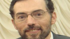 من أسس السعادة الزوجية توزيع الأدوار!