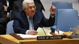 عباس يدعو إلى مؤتمر دولي للسلام