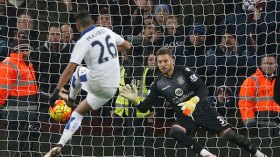 محرز: ثاني ضربة جزاء ضائعة وصدارة!