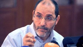 Makri: “Deux camps se disputent le fauteuil d’El Mouradia”