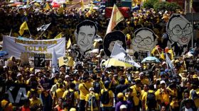 مظاهرات في ماليزيا تطالب باستقالة رئيس الوزراء