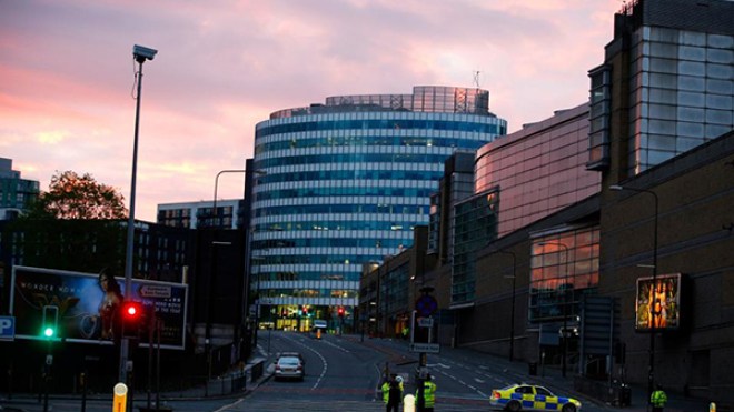 إخلاء مركز تجاري في مانشستر بعد سماع دوي هائل