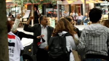 Des manifestants kurdes agressés près de l'ambassade de Syrie à Beyrouth