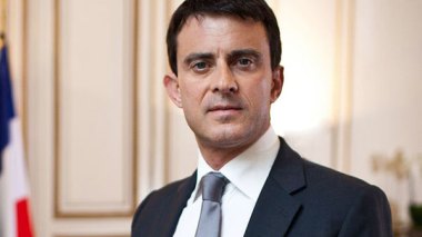 Valls accompagné de binationaux pour investir dans 32 projets en Algérie !