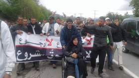 الأساتذة المتعاقدون يهددون بالإضراب عن الطعام