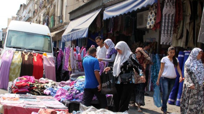 بارونات يستغلّون الباعة الفوضويين لتبييض الأموال في رمضان
