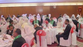 دخول القفص الذهبي أحدى عشر زوجا ينحدرون من عائلات معوزة