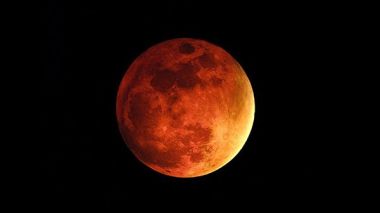 فوق سطح المريخ