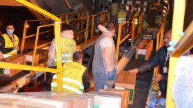 Covid-19: Nouvelle cargaison de matériels médicaux chinois arrive à Alger