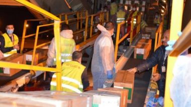 Covid-19: Nouvelle cargaison de matériels médicaux chinois arrive à Alger