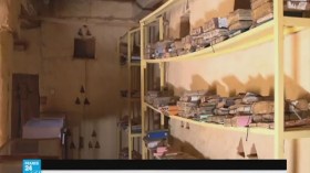 مئات المخطوطات النادرة تهاجر من عمق الصحراء إلى العاصمة الموريتانية