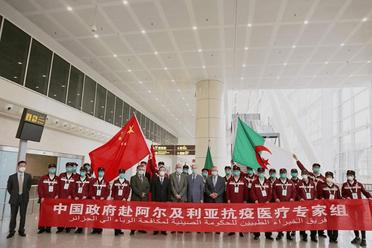 Covid-19: l’équipe médicale chinoise achève sa mission en Algérie