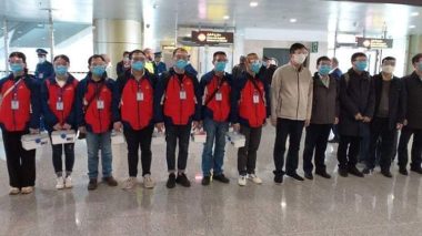 Covid-19: l’Algérie reçoit un premier lot d’aide médicale de la Chine