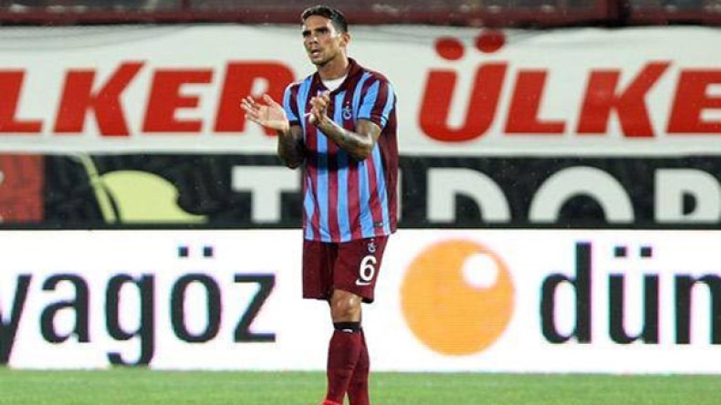 مجاني وبلكالام يعودان بنقطة من إسطنبول