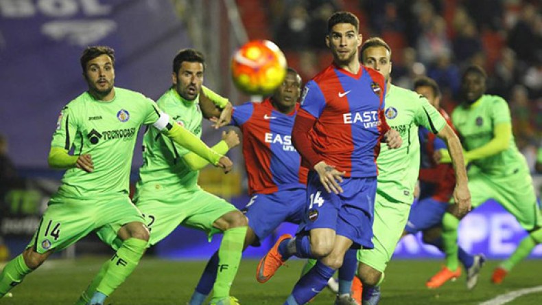 “مجاني” يغرق!