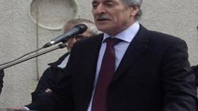 المغني فرحات مهني يزور تل أبيب ويعرض خدماته على الكنيست!