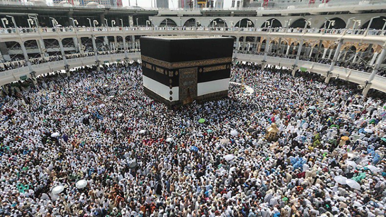 مليونا مسلم يبدؤون شعائر الحج