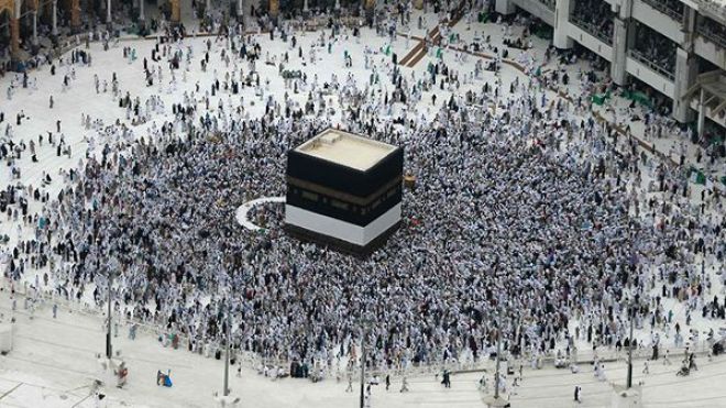 ضيوف الرحمن يتوافدون إلى مِنى لقضاء يوم التروية