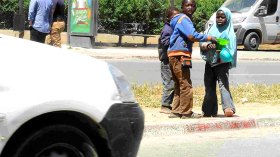 عودة قوية للأفارقة على الطرقات وفي محطات النقل