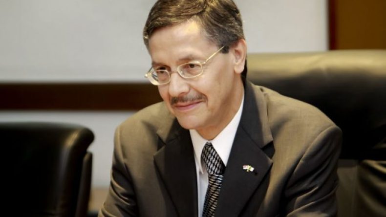 هذه أسباب اختيار الدبلوماسي مسدوة سفيرا  للجزائر في باريس