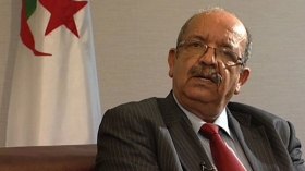 مساهل: الجزائر تدعم الوساطة الكويتية