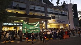 زلزال يضرب المكسيك ووزير الداخلية ينجو من حادث تحطم مروحيته