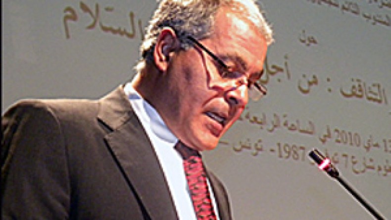 بن علي يسير مليشياته المسلحة بالهاتف لإشعال الحرب الأهلية