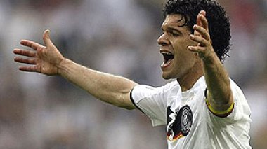 Nervous Germany wait on injured Ballack