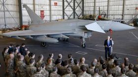 المقاتلات البريطانية تقصف حقولاً نفطية في سوريا