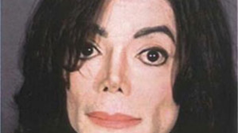 هل ادعى مايكل جاكسون موته للتهرب من ديونه؟!