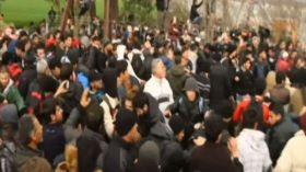 مواجهات بين الشرطة المقدونية واللاجئين العالقين على الحدود