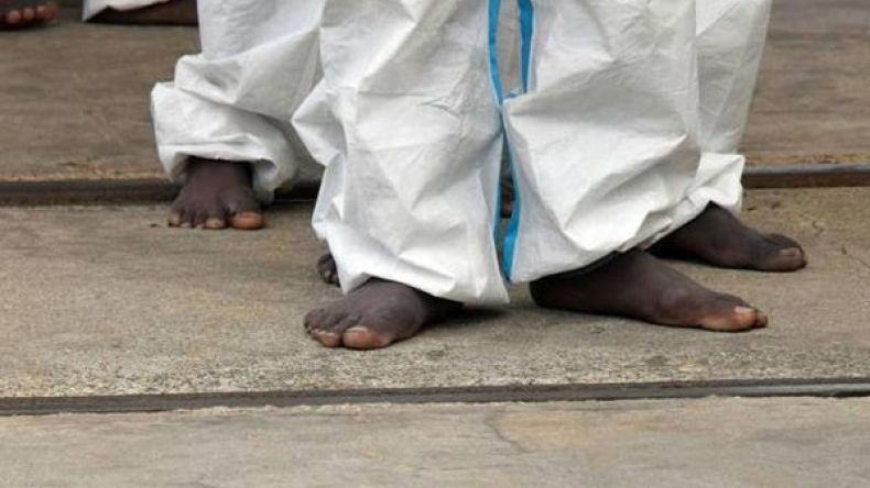 إيطاليا تنتشل أربع جثث وتنقذ 700 مهاجر قبالة السواحل الليبية