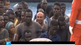 سفينة نرويجية تنقذ آلاف المهاجرين في البحر المتوسط