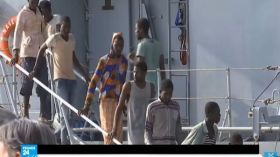 اتهام الشرطة الإيطالية باللجوء إلى أساليب “ترقى إلى التعذيب” في معاملة المهاجرين