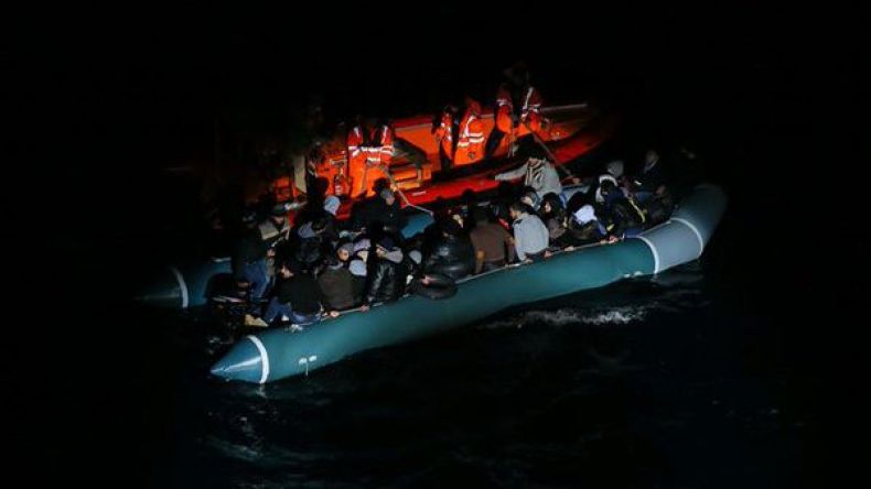 مصرع عشرة مهاجرين جراء غرق قاربهم في بحر إيجة
