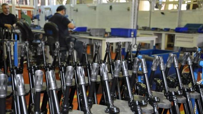 تركيا تبدأ إنتاج بندقيتها القتالية الخاصة