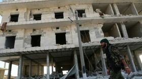 مقتل 56 مدنياً في غارات للتحالف على قرية في شمال سوريا