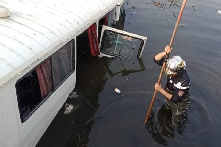 Un minibus chute dans un oued à M’sila: bilan 16 blessés