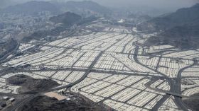 الحجاج ينهون شعائر الحج