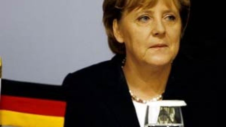 ميركل تعلن ضم جورجيا لحلف الأطلسي وروسيا تحذر