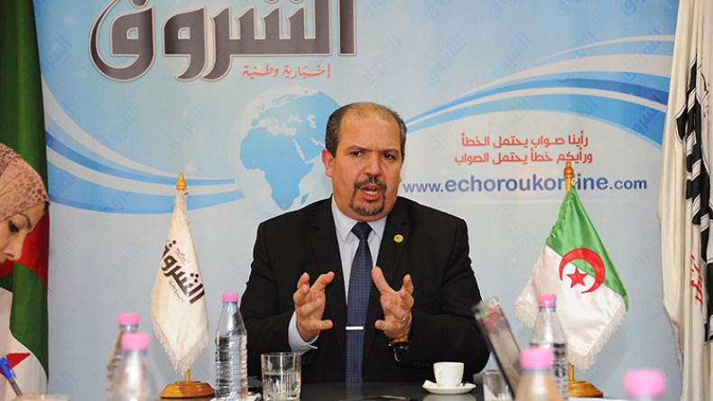 عيسى: الحوار مع الأئمة سيخرج بحلول للأزمة