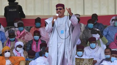 Présidentielles nigériennes: le candidat du pouvoir en tête